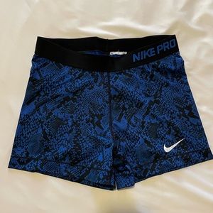 Nike Pro shorts - size L